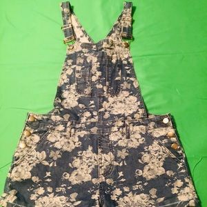 Short Overall Forever 21 Size M